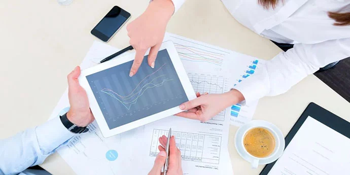 چگونه سیستم CRM به کسب و کار کوچک شما ارزش می بخشد